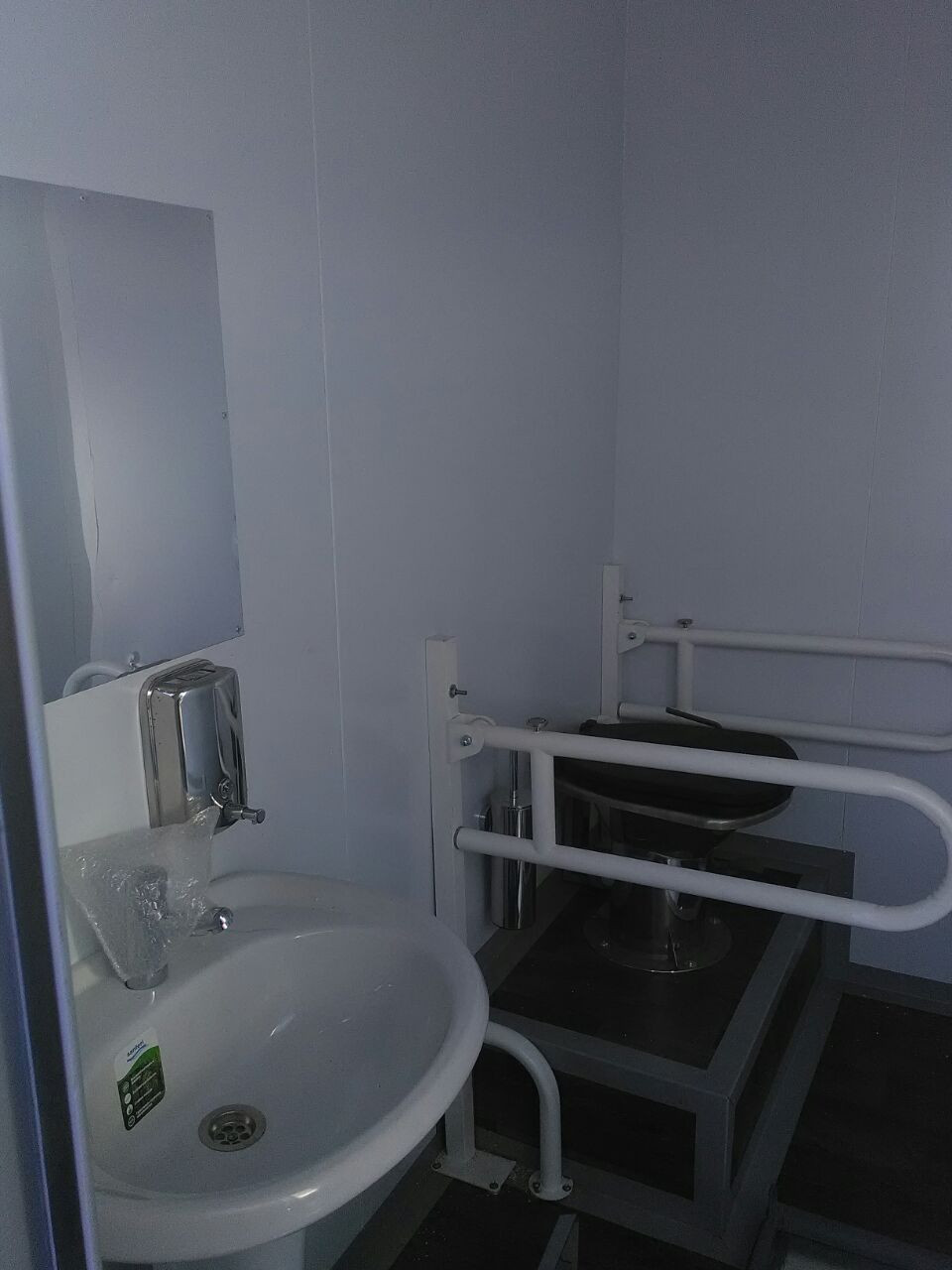 Туалетный модуль "Люксембург" на ж\д станции Электрогорск