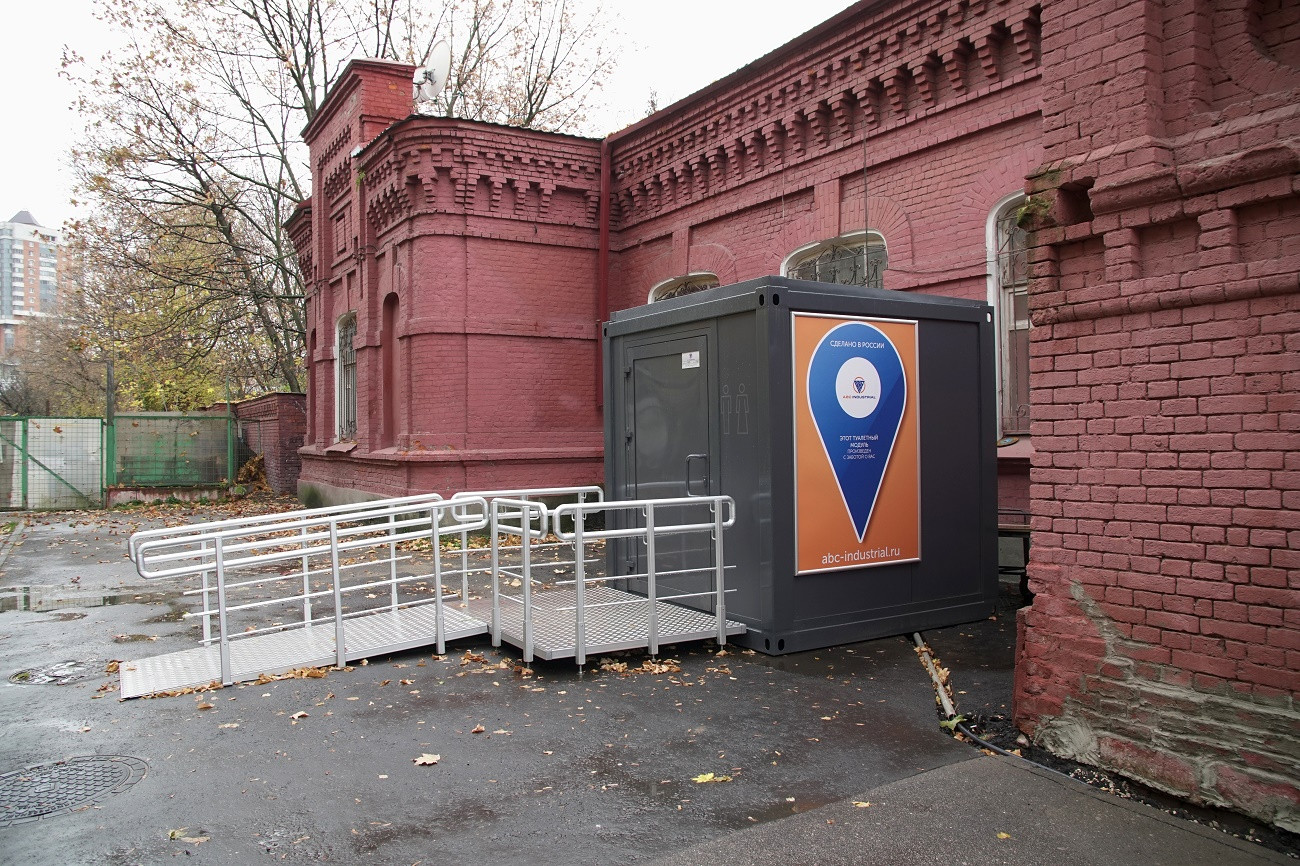 Туалетные модули "Андорра" и "Монако" в Москва-Сити